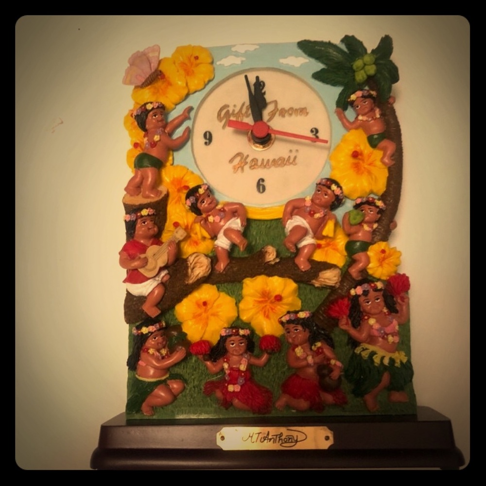 Gift From Hawaii Clock